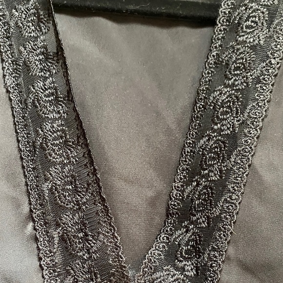 SHEIN Black Puff Sleeve Blouse with Lace Detail - Picture 4 of 8